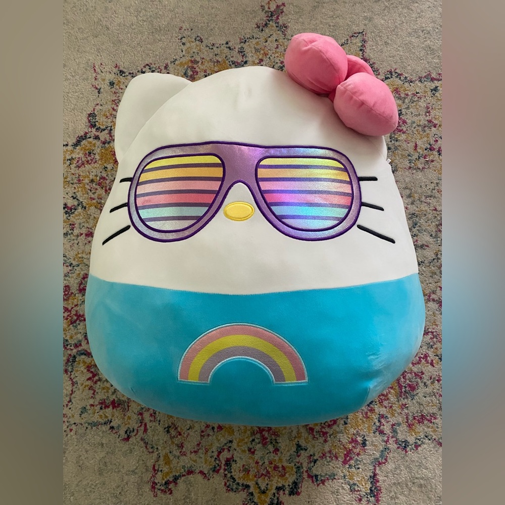 Perfect condition hello kitty huge squishmallow!